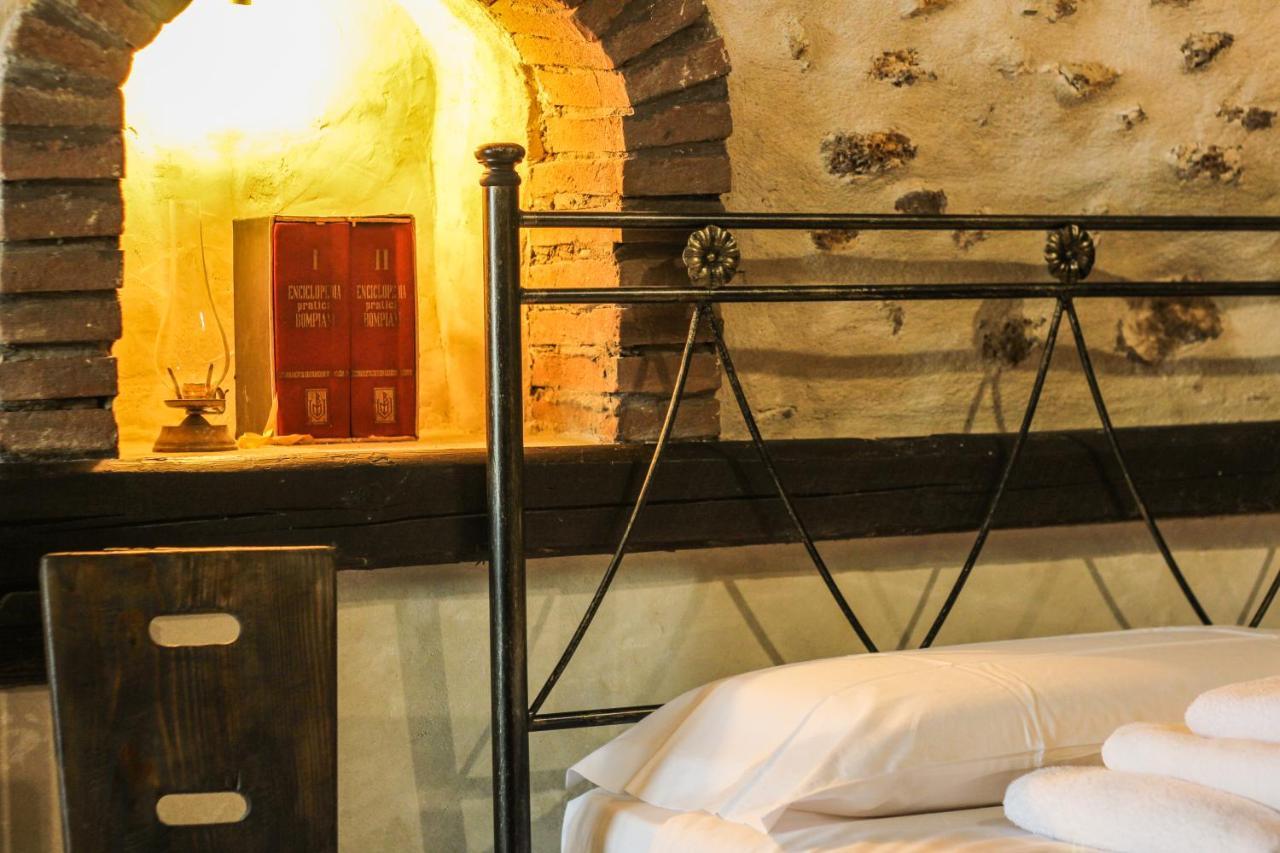 Santo'S House Luxury - Idromassaggio E Doccia Emozionale Villa Santo Stefano Di Sessanio Bagian luar foto